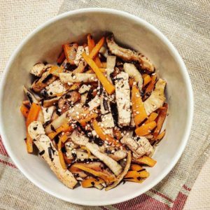 radici, tofu e shiitake in agrodolce